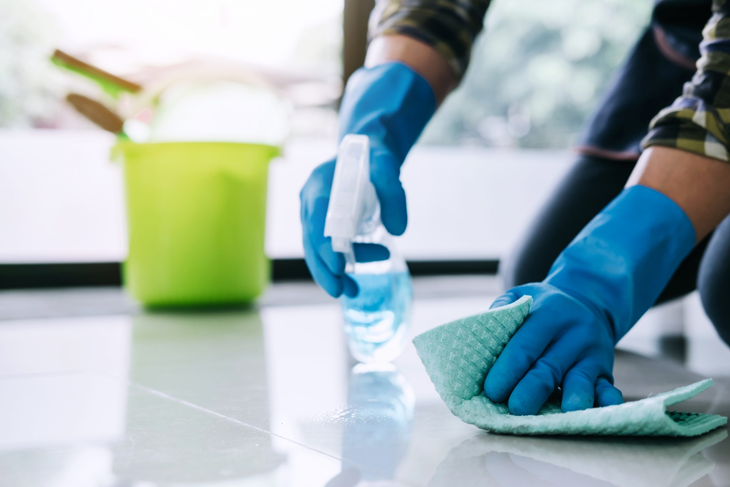 Husband,Housekeeping,And,Cleaning,Concept,,Happy,Young,Man,In,Blue